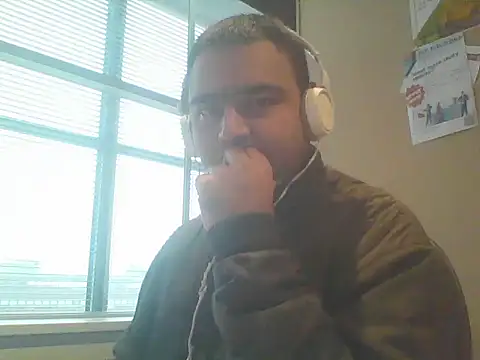 Snapshot of JohnBond009 chatting on January 20, 2025, 1:00 pm JohnBond009 online show from January 20, 2025, 1:00 pm