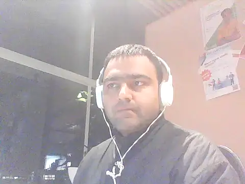 Snapshot of JohnBond009 chatting on January 29, 2025, 5:13 pm JohnBond009 online show from January 29, 2025, 5:13 pm