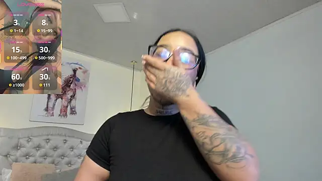 ayshel   online show from September 24, 2025, 4:05 am