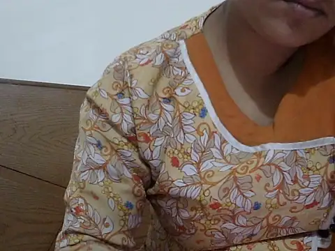 shekira99 online show from October 3, 2025, 7:22 pm