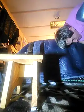 j hollywood91 online show from October 15, 2025, 4:45 am