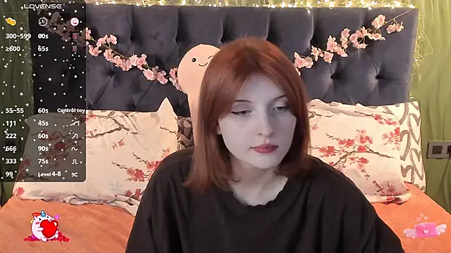 Snapshot of AliceLanley chatting on October 3, 2025, 11:18 am AliceLanley online show from October 3, 2025, 11:18 am