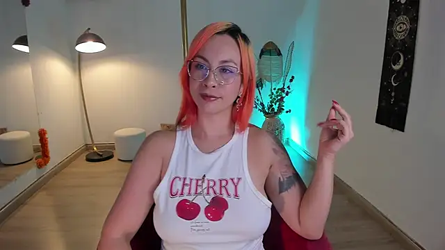 Snapshot of Kat_Art chatting on January 27, 2025, 11:22 pm Kat Art online show from January 27, 2025, 11:22 pm