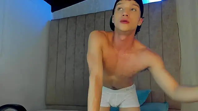 angelcortes online show from November 8, 2025, 8:29 pm