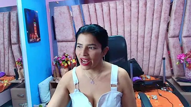 Snapshot of HornySkinny26 chatting on November 14, 2025, 5:28 am HornySkinny26 online show from November 14, 2025, 5:28 am