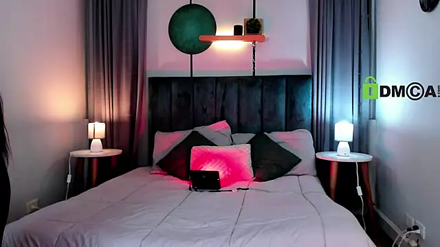 Snapshot of CoralineRicce_ chatting on November 5, 2025, 9:59 pm CoralineRicce online show from November 5, 2025, 9:59 pm