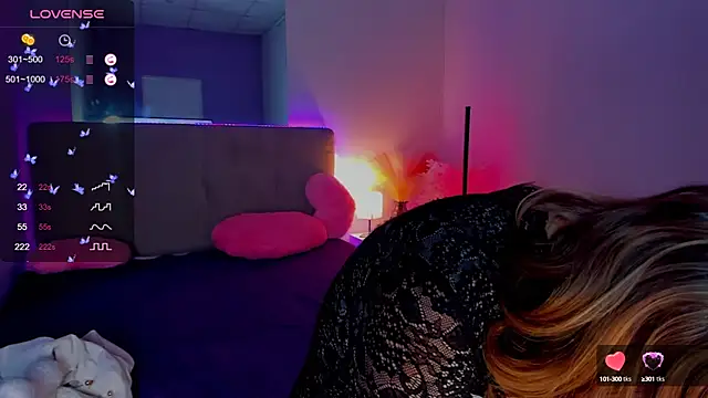 Snapshot of DellaRowe chatting on September 30, 2025, 5:51 pm DellaRowe online show from September 30, 2025, 5:51 pm