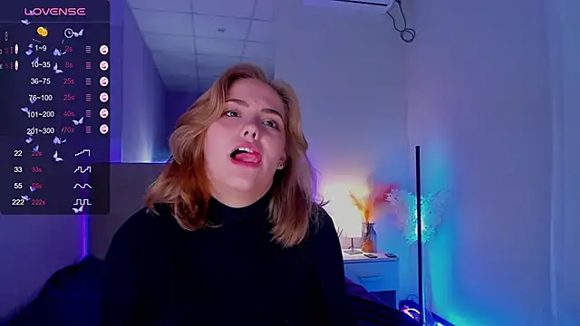 Snapshot of DellaRowe chatting on October 7, 2025, 12:24 pm DellaRowe online show from October 7, 2025, 12:24 pm