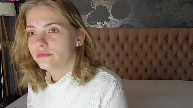 Snapshot of DellaRowe chatting on October 10, 2025, 6:01 am DellaRowe online show from October 10, 2025, 6:01 am