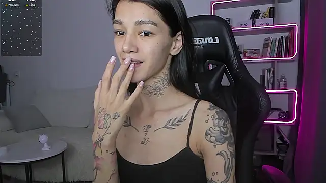 vinkitinkii online show from December 5, 2024, 8:33 am