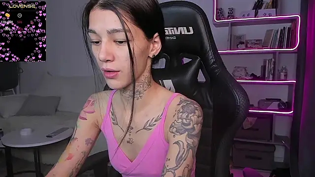 vinkitinkii online show from December 9, 2024, 6:12 am