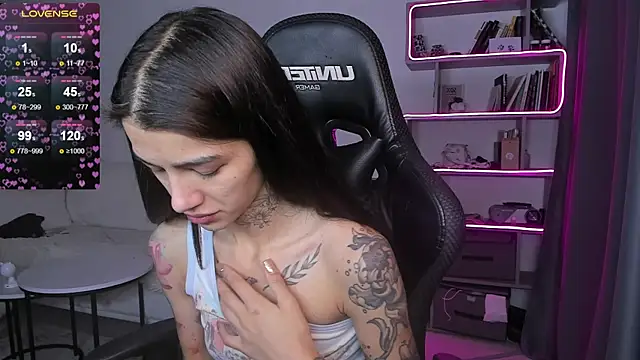 vinkitinkii online show from January 2, 2025, 7:12 am