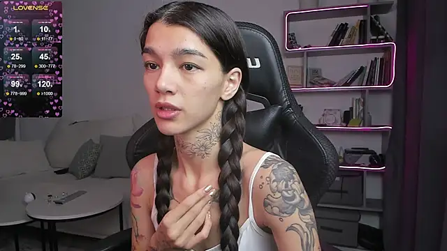 vinkitinkii online show from January 13, 2025, 6:49 am