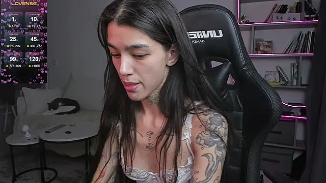 vinkitinkii online show from February 2, 2025, 10:13 am