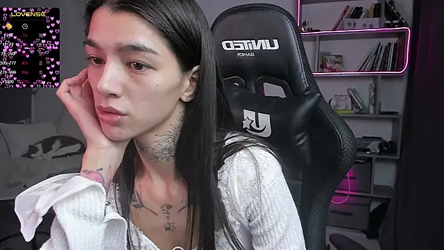 vinkitinkii online show from February 6, 2025, 9:22 am