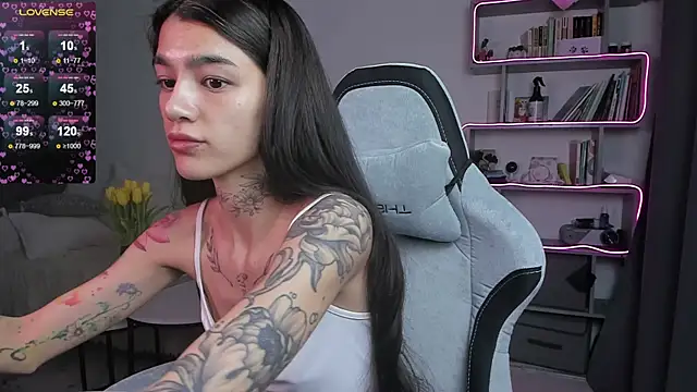 vinkitinkii online show from March 10, 2025, 6:27 am