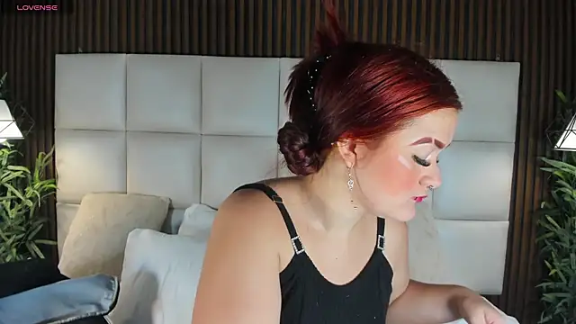 Snapshot of MelanieKlaus chatting on February 10, 2026, 11:36 am MelanieKlaus online show from February 10, 2026, 11:36 am