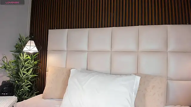 Snapshot of MelanieKlaus chatting on February 28, 2026, 11:33 am MelanieKlaus online show from February 28, 2026, 11:33 am