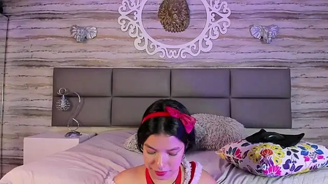 Snapshot of yungelitamor_ chatting on December 25, 2024, 10:06 am yungelitamor online show from December 25, 2024, 10:06 am