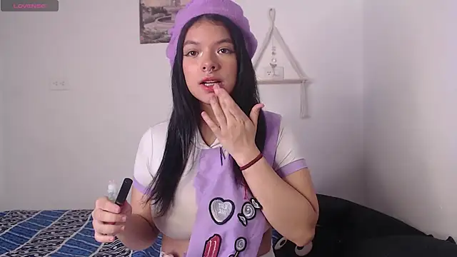 Snapshot of yungelitamor_ chatting on February 27, 2025, 8:17 am yungelitamor online show from February 27, 2025, 8:17 am