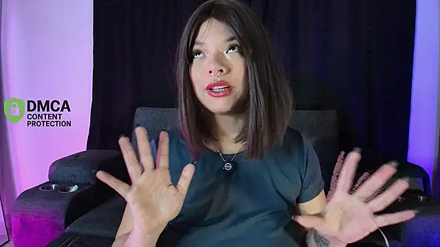 yungelitamor  online show from March 6, 2026, 5:37 am