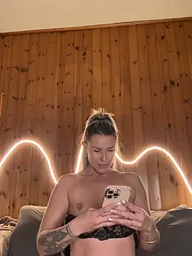 petrouchkaaa  online show from January 13, 2026, 8:36 pm