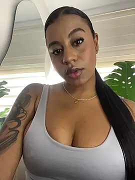 Snapshot of charlotteeruss chatting on November 7, 2025, 6:19 pm charlotteeruss online show from November 7, 2025, 6:19 pm