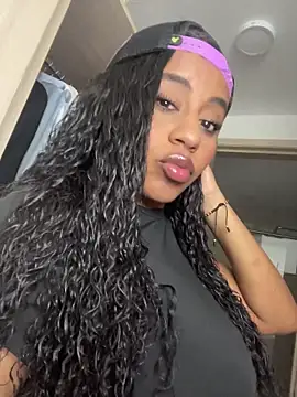 charlotteeruss online show from January 8, 2026, 6:43 pm