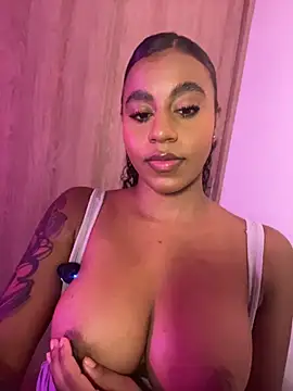 charlotteeruss online show from July 7, 2026, 11:31 pm