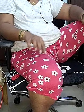 yours-kavaya online show from November 3, 2025, 6:58 am