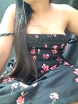 Snapshot of Roshni_98 chatting on June 24, 2026, 7:02 pm Roshni 98 online show from June 24, 2026, 7:02 pm