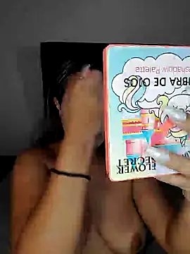Snapshot of LarissaGaby01 chatting on December 12, 2024, 8:43 pm LarissaGaby01 online show from December 12, 2024, 8:43 pm