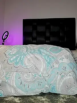 Snapshot of LarissaGaby01 chatting on March 18, 2025, 3:42 am LarissaGaby01 online show from March 18, 2025, 3:42 am