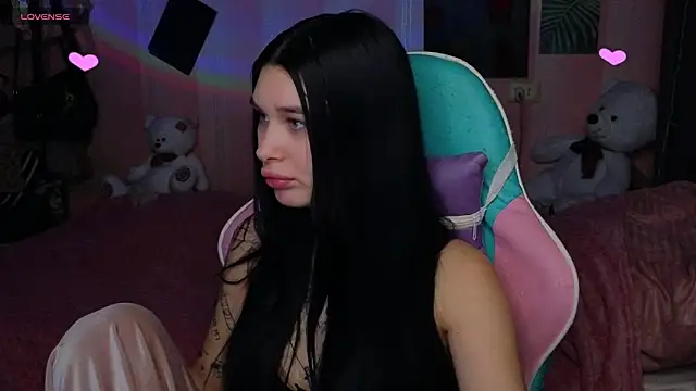 Amanda Tender online show from October 28, 2025, 10:12 pm