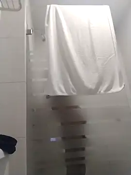 Renooo04 online show from February 6, 2026, 5:01 am