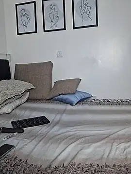 hornycreamybabe online show from October 11, 2025, 4:55 am