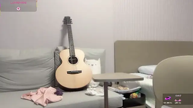 A-xena online show from October 12, 2025, 3:05 am