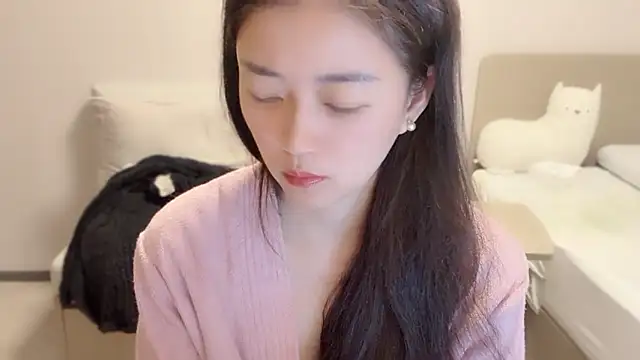 A-xena online show from October 24, 2025, 2:41 am