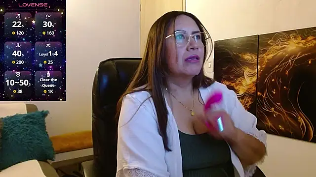 Snapshot of amalia_brunette chatting on March 4, 2026, 11:00 pm amalia brunette online show from March 4, 2026, 11:00 pm