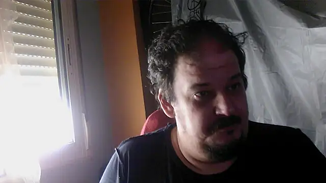 porkorossy online show from October 4, 2025, 8:12 am