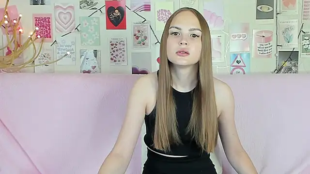 Snapshot of little_radiant_sun chatting on June 17, 2026, 7:33 am little radiant sun online show from June 17, 2026, 7:33 am