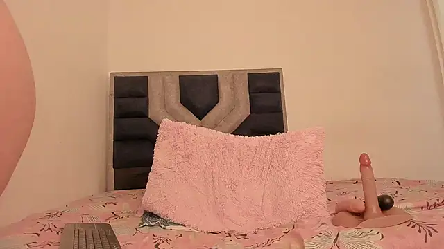 Snapshot of TiiffanyEvans1 chatting on February 2, 2026, 4:27 pm TiiffanyEvans1 online show from February 2, 2026, 4:27 pm