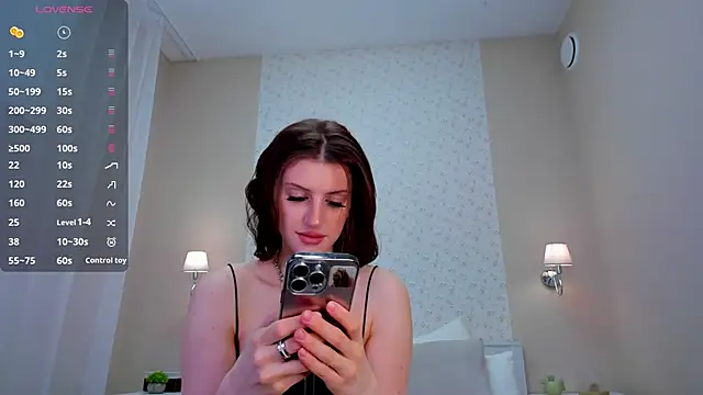 Snapshot of Skinny_Alice chatting on October 15, 2025, 1:28 am Skinny Alice online show from October 15, 2025, 1:28 am