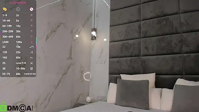 Snapshot of Skinny_Alice chatting on October 20, 2025, 1:17 am Skinny Alice online show from October 20, 2025, 1:17 am