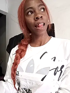 Shanelle   online show from October 27, 2025, 3:16 pm