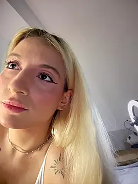 Ella Charm online show from October 16, 2025, 4:08 pm