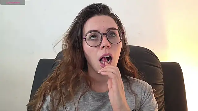 irinasweet27 online show from September 14, 2025, 10:53 pm