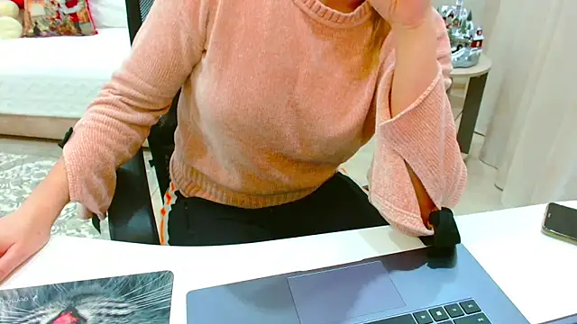 Snapshot of EveLove33 chatting on February 7, 2026, 6:00 pm EveLove33 online show from February 7, 2026, 6:00 pm