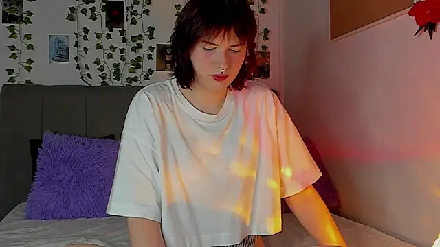 Snapshot of miss_Lizzy chatting on December 5, 2024, 1:14 am miss Lizzy online show from December 5, 2024, 1:14 am