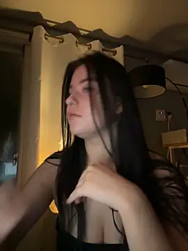 Angela Fosterr online show from November 29, 2025, 4:43 pm